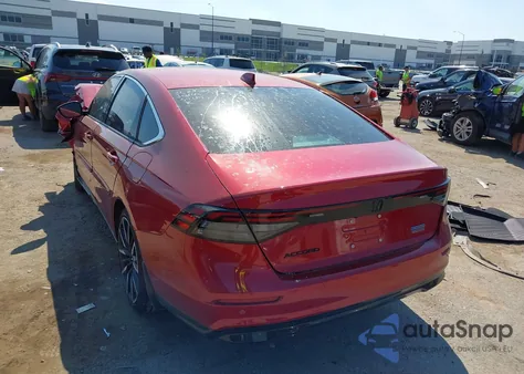 2024 Honda Accord Hybrid Touring z USA, uszkodzony, nr VIN 1HGCY2F85RA085120